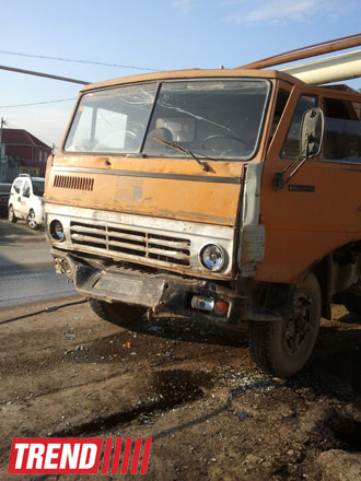 Bakıda avtobus yük avtomobili ilə toqquşub, yaralananlar var (ƏLAVƏ OLUNUB-3) (FOTO)