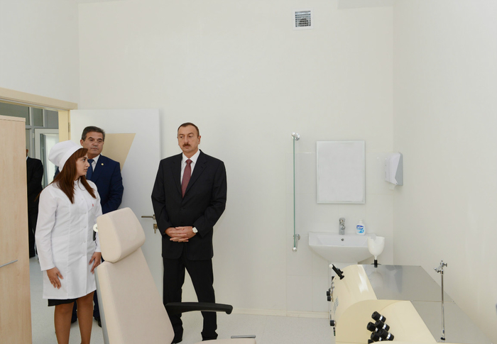 İlham Əliyev Bakıda 32 nömrəli şəhər poliklinikasının açılışında iştirak edib (FOTO)