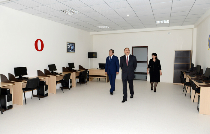 Azərbaycan Prezidenti Qobustan qəsəbəsində orta məktəbin açılışında iştirak edib (FOTO)