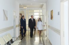 İlham Əliyev Bakıda 32 nömrəli şəhər poliklinikasının açılışında iştirak edib (FOTO)