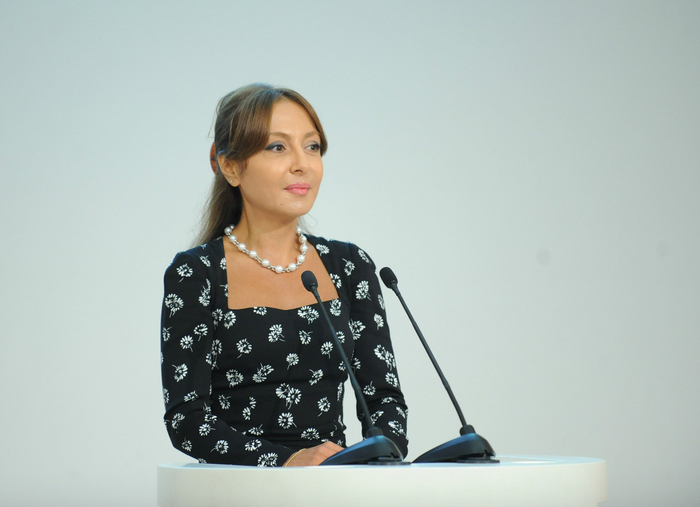 Azərbaycan Prezidenti və xanımı Moskva Dövlət Universitetinin Bakı filialının yeni tədris kompleksinin açılışında iştirak ediblər (FOTO)