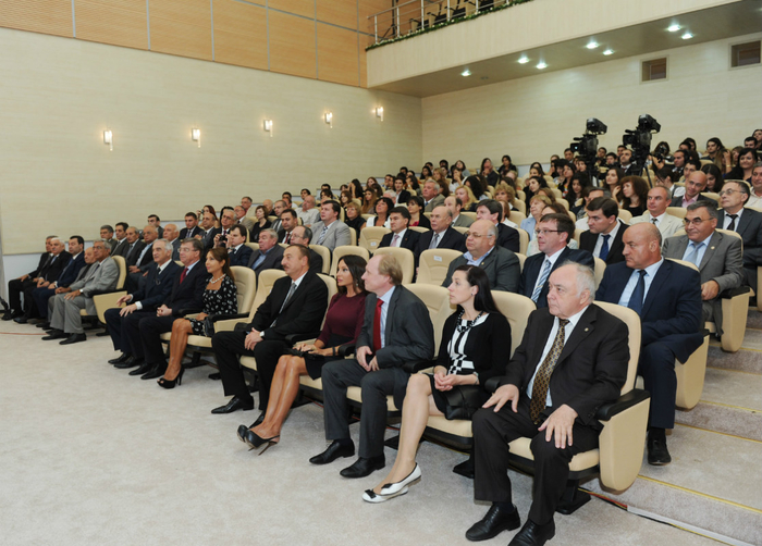 Azərbaycan Prezidenti və xanımı Moskva Dövlət Universitetinin Bakı filialının yeni tədris kompleksinin açılışında iştirak ediblər (FOTO)