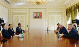 İlham Əliyev Fransa Senatının enerji araşdırma qrupunun həmsədrini qəbul edib