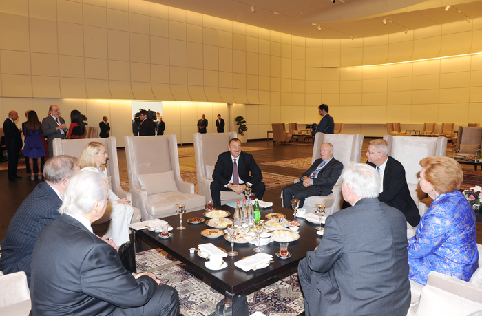 Azərbaycan Prezidenti və xanımı II Bakı Beynəlxalq Humanitar Forumunun açılış mərasimində iştirak ediblər (FOTO)