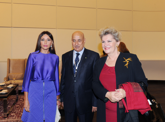 Azərbaycan Prezidenti və xanımı II Bakı Beynəlxalq Humanitar Forumunun açılış mərasimində iştirak ediblər (FOTO)