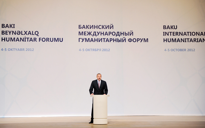 Azərbaycan Prezidenti və xanımı II Bakı Beynəlxalq Humanitar Forumunun açılış mərasimində iştirak ediblər (FOTO)