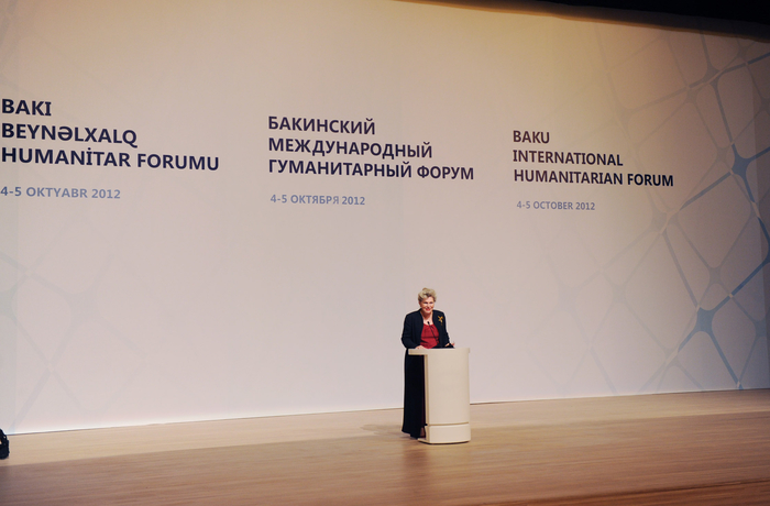Azərbaycan Prezidenti və xanımı II Bakı Beynəlxalq Humanitar Forumunun açılış mərasimində iştirak ediblər (FOTO)