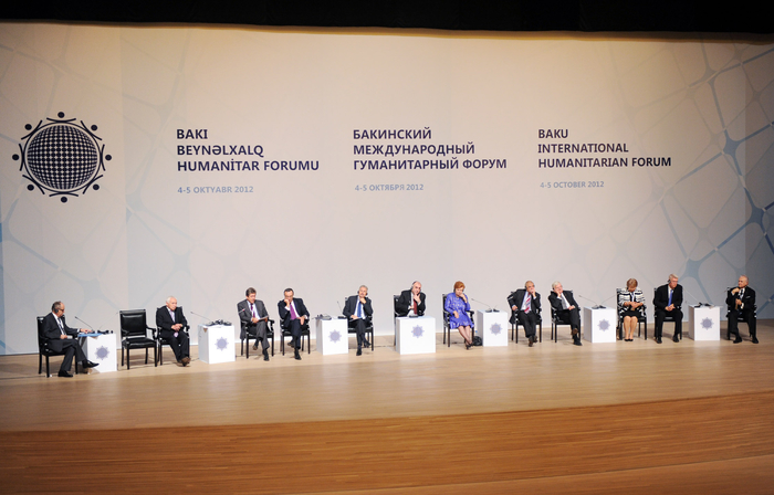 Azərbaycan Prezidenti və xanımı II Bakı Beynəlxalq Humanitar Forumunun açılış mərasimində iştirak ediblər (FOTO)