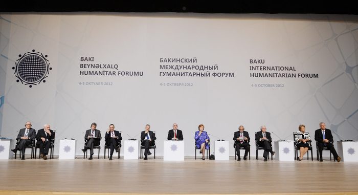 Azərbaycan Prezidenti və xanımı II Bakı Beynəlxalq Humanitar Forumunun açılış mərasimində iştirak ediblər (FOTO)