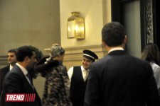 Dünya şöhrətli müğəni Rihannanın Bakıda ilk foto görüntüləri