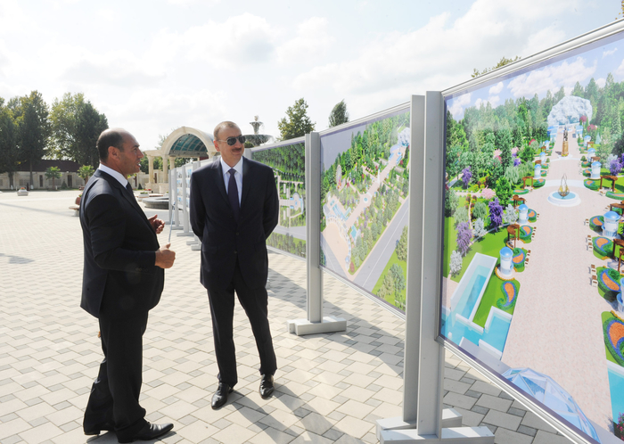 İlham Əliyev Bərdədə yenidən qurulmuş mərkəzi istirahət parkı ilə tanış olub (FOTO)