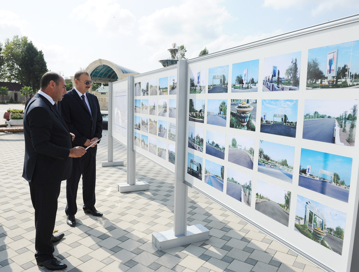 İlham Əliyev Bərdədə yenidən qurulmuş mərkəzi istirahət parkı ilə tanış olub (FOTO)