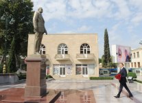 Prezident İlham Əliyev Tərtərdə ümummilli lider Heydər Əliyevin abidəsini ziyarət edib (FOTO)