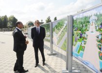 İlham Əliyev Bərdədə yenidən qurulmuş mərkəzi istirahət parkı ilə tanış olub (FOTO)