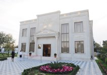 Prezident İlham Əliyev Yeni Azərbaycan Partiyası Zərdab rayon təşkilatının yeni binasının açılışında iştirak edib (FOTO)