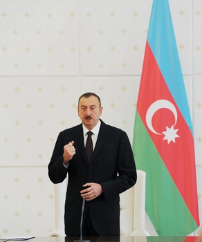 Prezident İlham Əliyev: "Keçən rüb və bu ilin doqquz ayı bütün istiqamətlər üzrə ölkə iqtisadiyyatı üçün uğurlu olub" (FOTO)