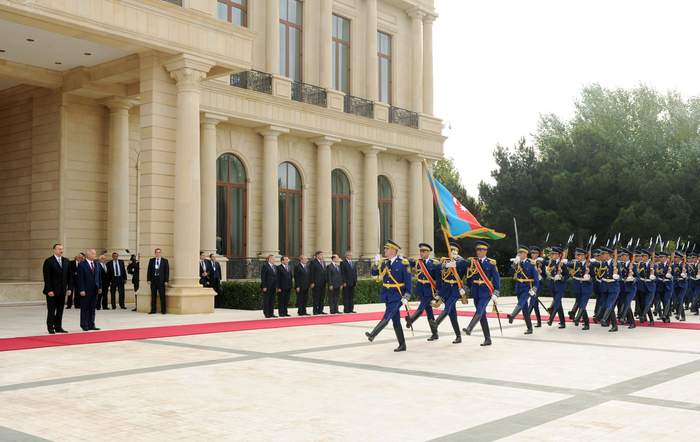 Özbəkistan Prezidenti İslam Kərimovun rəsmi qarşılanma mərasimi olub (FOTO)