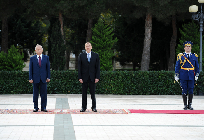 Özbəkistan Prezidenti İslam Kərimovun rəsmi qarşılanma mərasimi olub (FOTO)