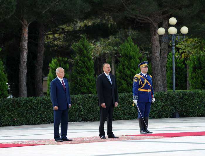 Özbəkistan Prezidenti İslam Kərimovun rəsmi qarşılanma mərasimi olub (FOTO)