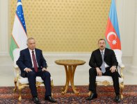 Azərbaycan və Özbəkistan prezidentlərinin təkbətək görüşü olub (ƏLAVƏ OLUNUB) (FOTO)