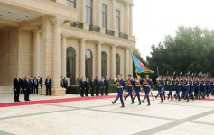 Özbəkistan Prezidenti İslam Kərimovun rəsmi qarşılanma mərasimi olub (FOTO)