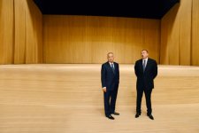 Azərbaycan və Özbəkistan prezidentləri Dövlət Bayrağı Meydanında və Heydər Əliyev Mərkəzində olublar (FOTO)