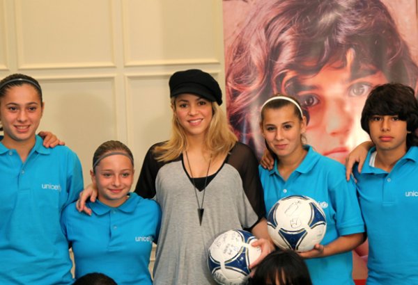 UNICEF-in xoşməramlı səfiri Şakira gənc azərbaycanlı qızlarla təhsilin əhəmiyyətini müzakirə edib (FOTO)