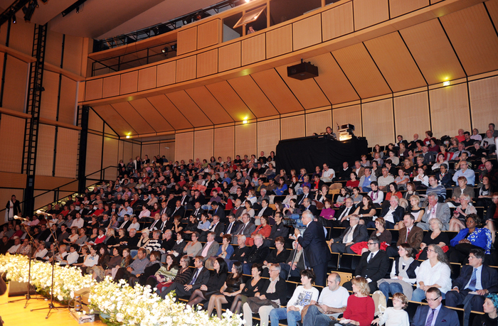 Mehriban xanım Əliyeva Reymsdə Azərbaycanla bağlı sərginin açılış mərasimində iştirak edib (FOTO)