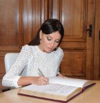 Mehriban xanım Əliyeva Reymsdə Azərbaycanla bağlı sərginin açılış mərasimində iştirak edib (FOTO)