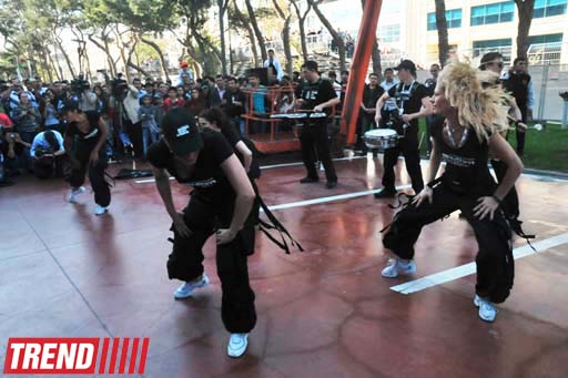 Bakıda qeyri-adi "Vertikal Şou" keçirilib (FOTO)