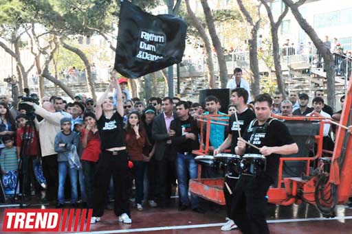 Bakıda qeyri-adi "Vertikal Şou" keçirilib (FOTO)