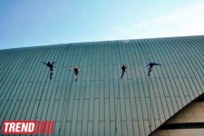 Bakıda qeyri-adi "Vertikal Şou" keçirilib (FOTO)