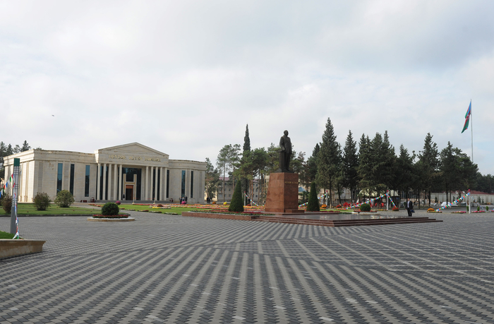 Prezident İlham Əliyev İmişli rayonuna səfərə gəlib (FOTO)