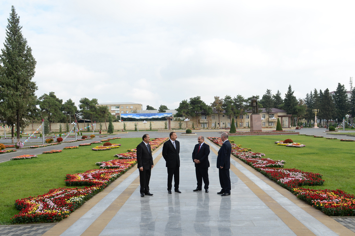 Prezident İlham Əliyev İmişli rayonuna səfərə gəlib (FOTO)
