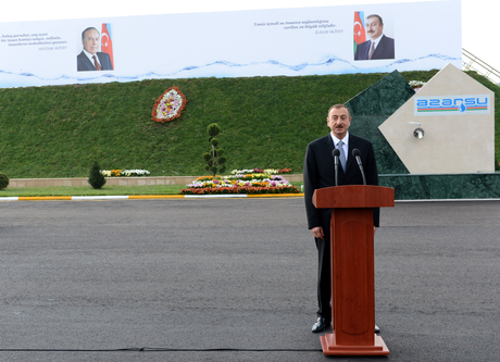 İlham Əliyev İmişli şəhər su anbarları kompleksinin istifadəyə verilməsi mərasimində iştirak edib (FOTO)
