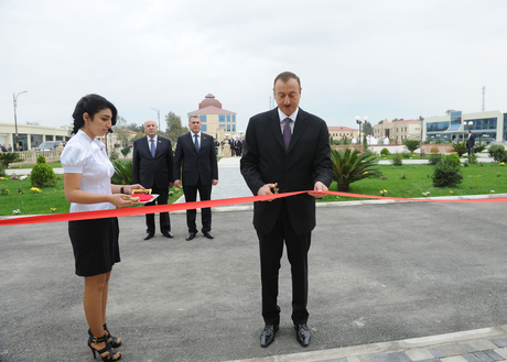 İlham Əliyev YAP Saatlı rayon təşkilatının inzibati binasının açılışında iştirak edib (FOTO)