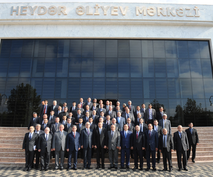 Prezident İlham Əliyev: Dövlət siyasətinin icrası nəticəsində sahibkarlar üçün yeni imkanlar yaranır (FOTO)