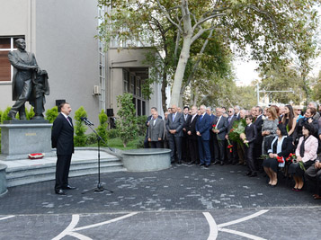 Prezident İlham Əliyev: Bülbülün, Natəvanın, Üzeyir Hacıbəylinin abidələri yenə də Şuşada qoyulacaq (FOTO)
