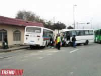 Bakıda iki sərnişin avtobusu toqquşub, xəsarət alanlar var (ƏLAVƏ OLUNUB-2) (FOTO)(VİDEO)