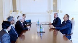İlham Əliyev Hindistanın kommunikasiya və informasiya texnologiyaları nazirinin başçılıq etdiyi nümayəndə heyətini qəbul edib