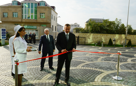 İlham Əliyev Bakının Əhmədli qəsəbəsində 14 nömrəli şəhər poliklinikasının açılışında iştirak edib (ƏLAVƏ OLUNUB) (FOTO)