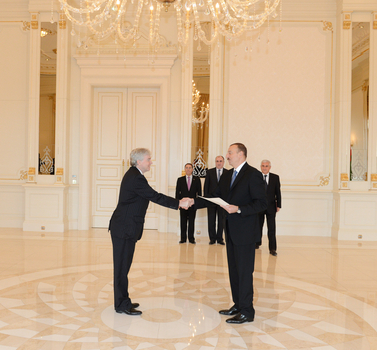 Prezident İlham Əliyev bir sıra ölkələrin səfirlərinin etimadnamələrini qəbul edib (FOTO)