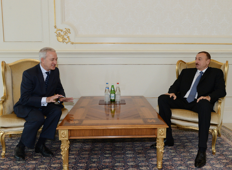 Prezident İlham Əliyev bir sıra ölkələrin səfirlərinin etimadnamələrini qəbul edib (FOTO)