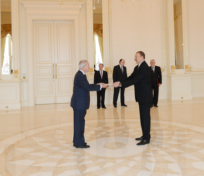 Prezident İlham Əliyev bir sıra ölkələrin səfirlərinin etimadnamələrini qəbul edib (FOTO)