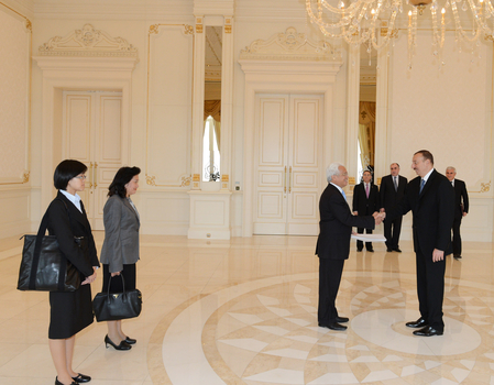 Prezident İlham Əliyev bir sıra ölkələrin səfirlərinin etimadnamələrini qəbul edib (FOTO)