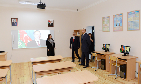 Prezident İlham Əliyev Bakıda 173 nömrəli tam orta məktəbin əsaslı təmir işlərindən sonrakı vəziyyəti ilə tanış olub (FOTO)