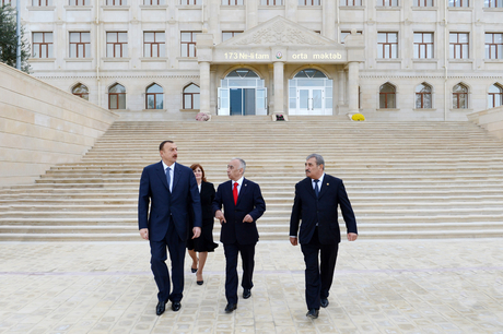 Prezident İlham Əliyev Bakıda 173 nömrəli tam orta məktəbin əsaslı təmir işlərindən sonrakı vəziyyəti ilə tanış olub (FOTO)