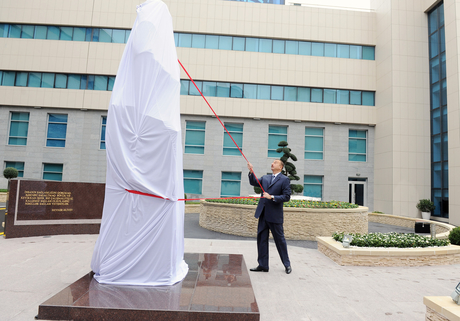 Prezident İlham Əliyev Milli Təhlükəsizlik Nazirliyinin hərbi hospitalının açılışında iştirak edib (FOTO)