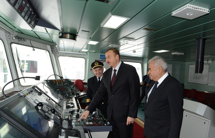 İlham Əliyev "Balakən" və "Bərdə" gəmi-bərələrinin istismara verilməsi mərasimində iştirak edib (FOTO)