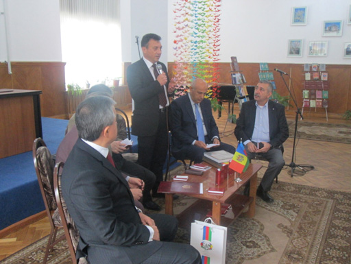 Moldovada Nizami Gəncəvinin aforizmlərindən ibarət kitabın təqdimatı keçirilib (FOTO)